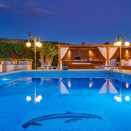 Villa Cutrera 8, Emma