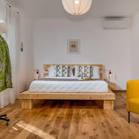 Villa Cutrera 8, Emma Chiaramonte Gulfi