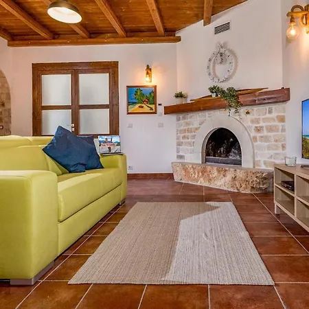 Villa Cutrera 8, Emma