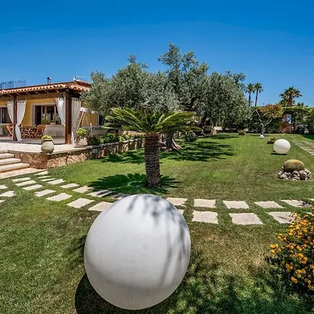 Cutrera 8, Emma Villa *