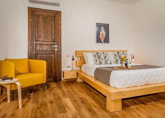 Villa Cutrera 8, Emma