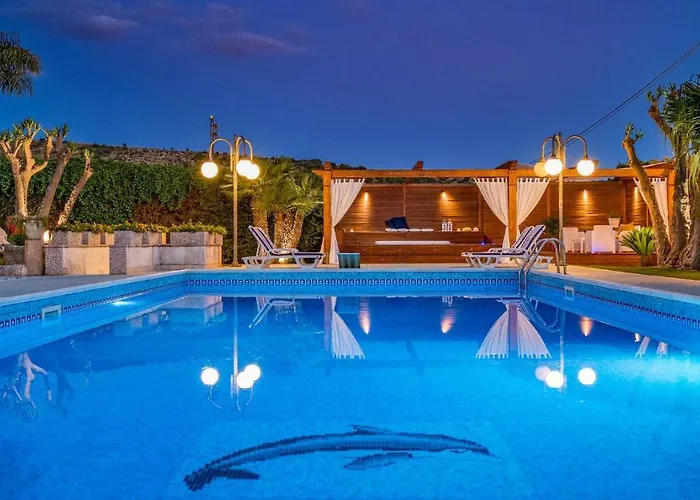 Villa Cutrera 8, Emma