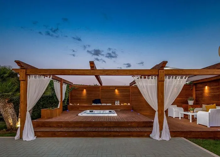 Cutrera 8, Emma Villa *