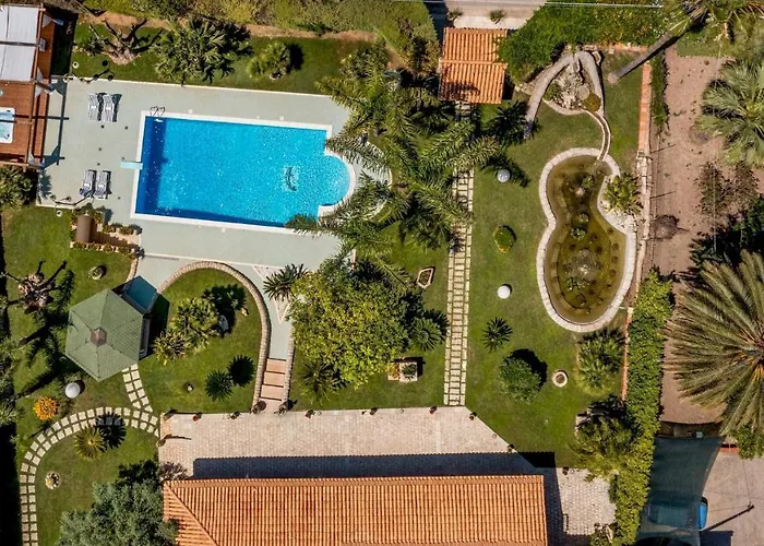 Cutrera 8, Emma Villa